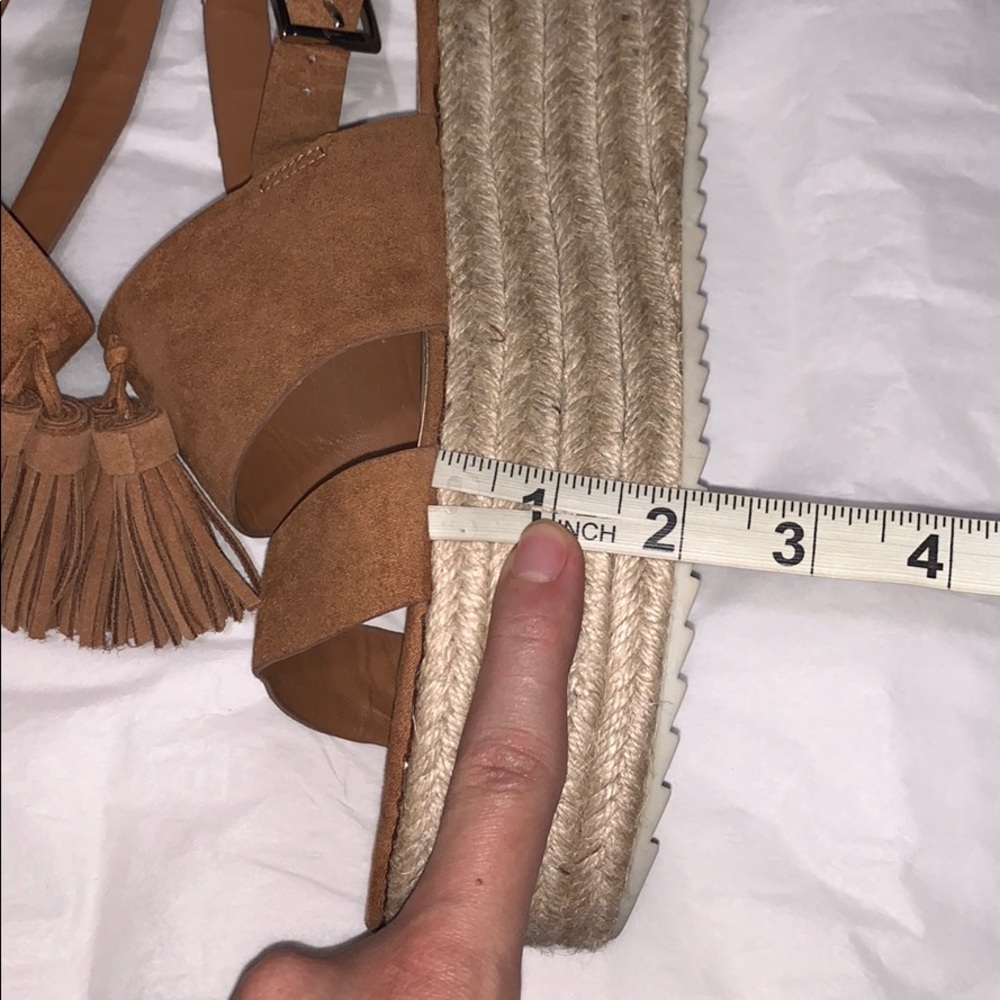 Pull&Bear tassle front heel sandal in tan size 8 - Picture 8 of 10